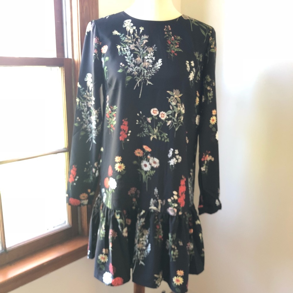 Philosophy floral ruffle hem long sleeve dress NWT